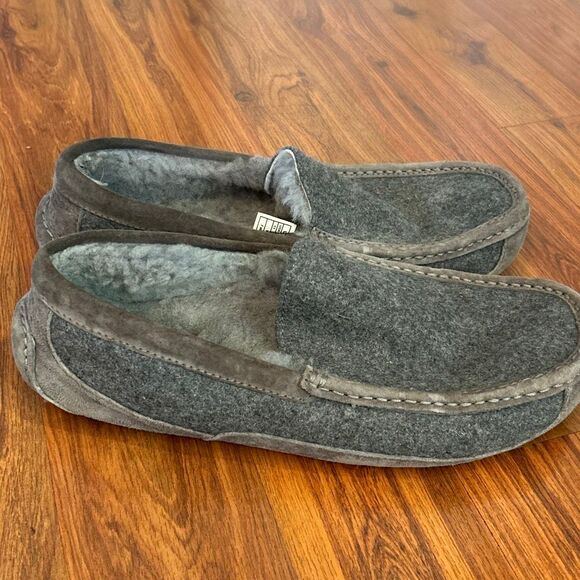 UGG Men’s gray ascot moccasin slippers, suede size 11 - Picture 2 of 7